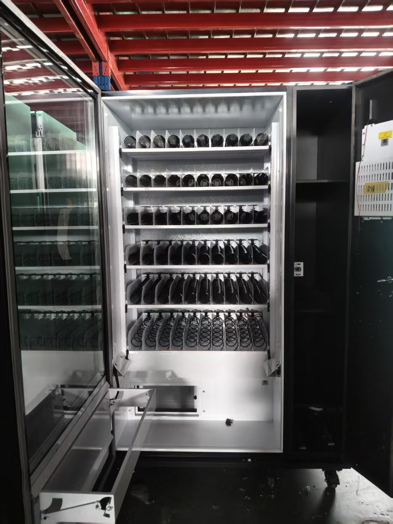 Interior Zhigou spiral vending machine.jpg